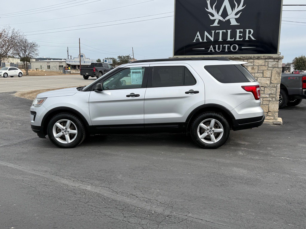 2018 Ford Explorer Image 2