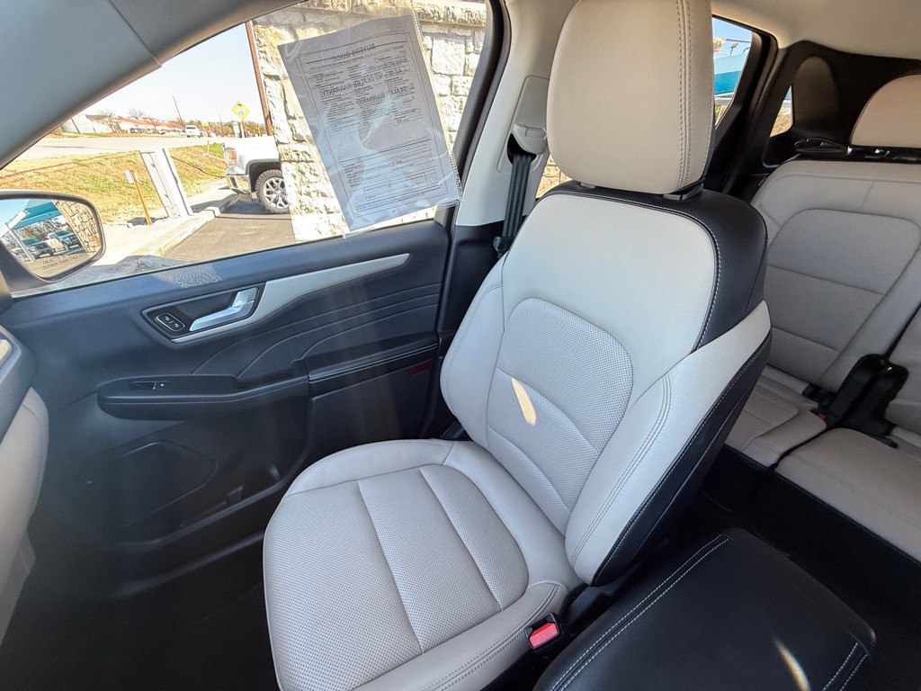 2022 Ford Escape Image 16