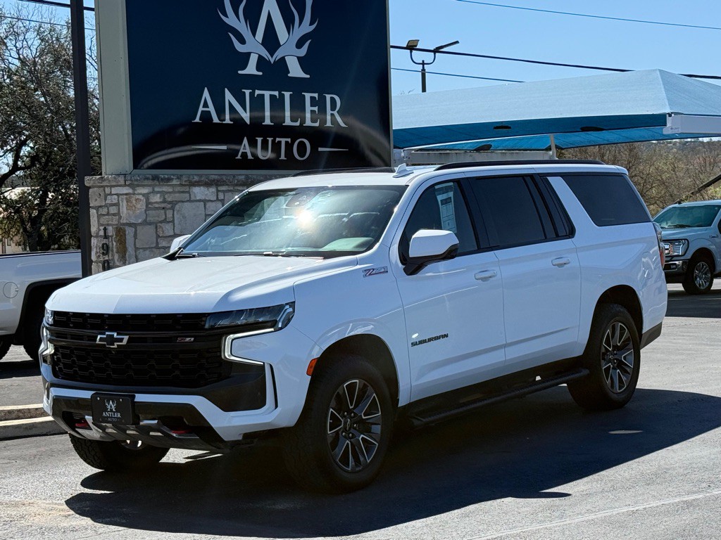 2023 Chevrolet Suburban Image 1