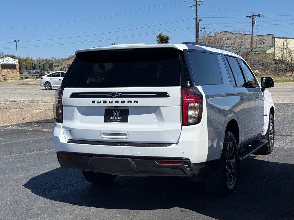 2023 Chevrolet Suburban Image 5