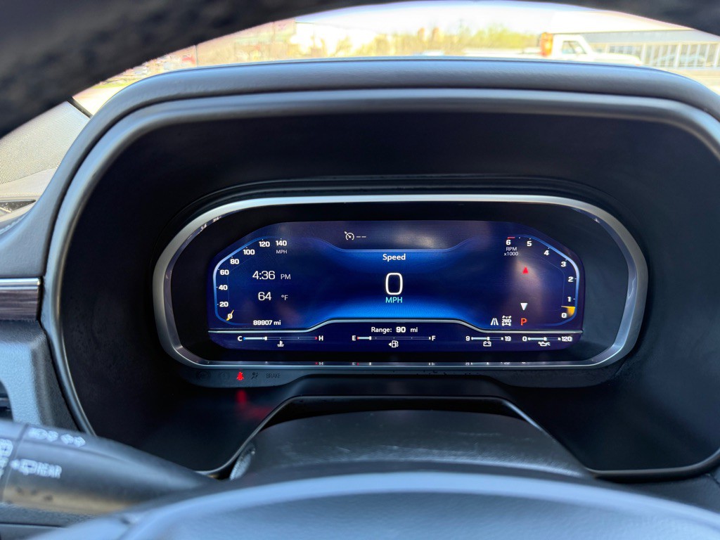 2023 Chevrolet Suburban Image 13