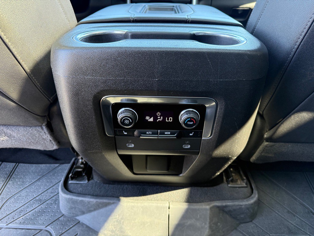 2023 Chevrolet Suburban Image 21