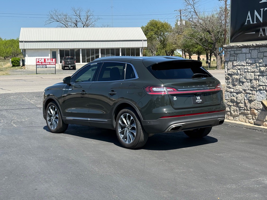 2022 Lincoln Nautilus Image 3