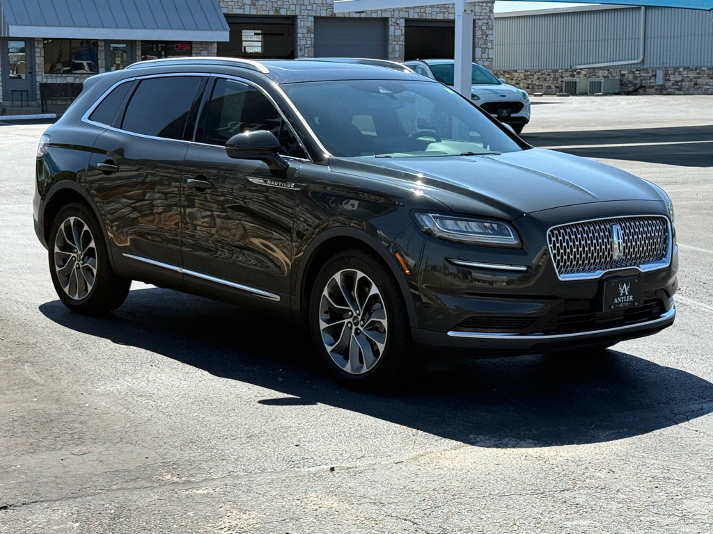 2022 Lincoln Nautilus Image 6