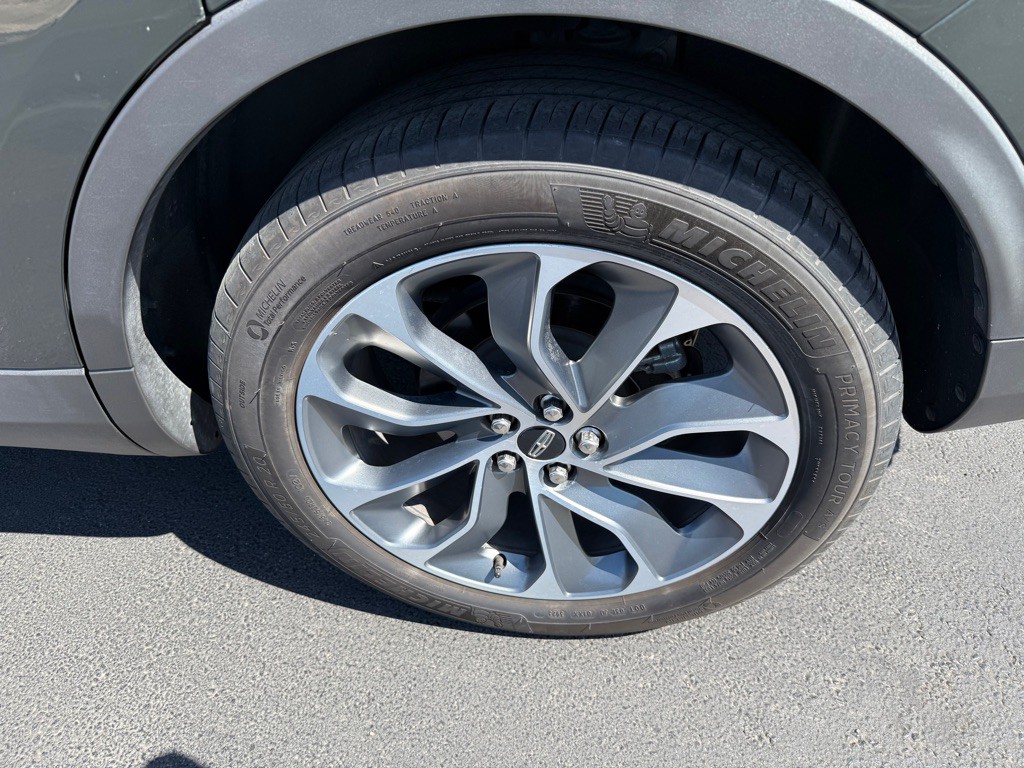 2022 Lincoln Nautilus Image 8