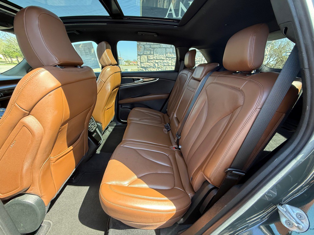 2022 Lincoln Nautilus Image 18