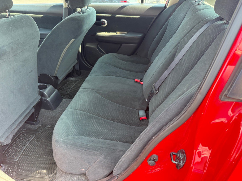 2010 Nissan Versa Image 9