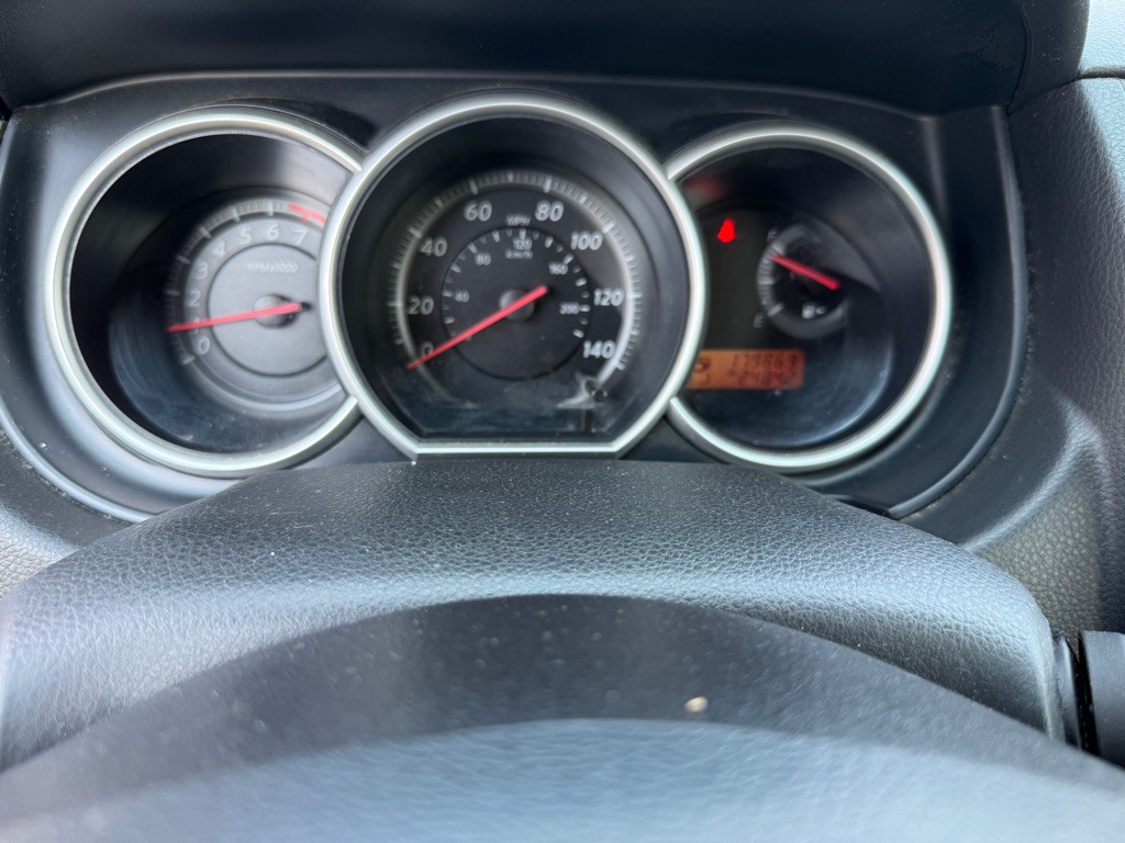 2010 Nissan Versa Image 11