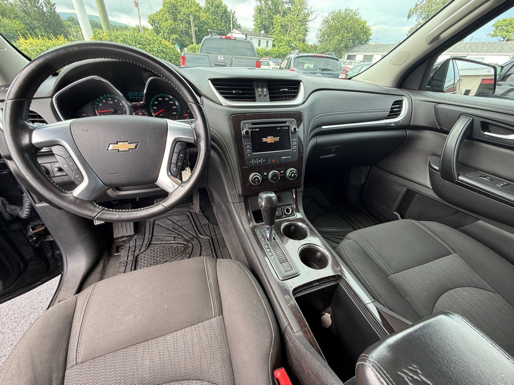 2017 Chevrolet Traverse Image 11