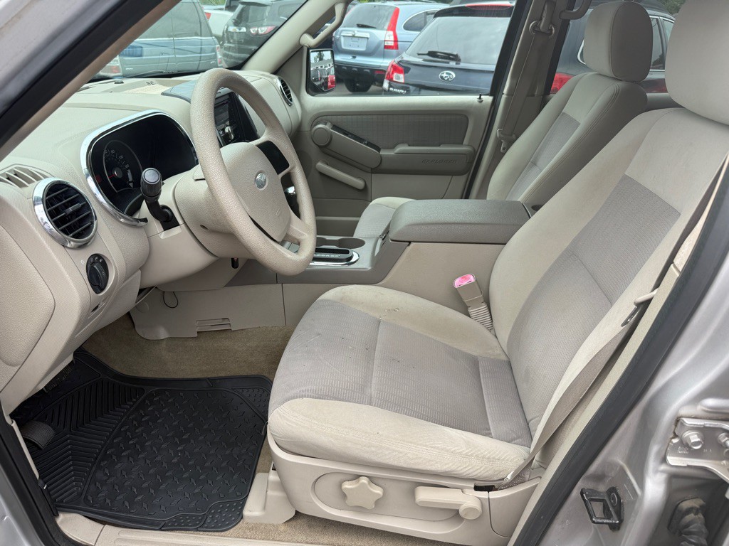 2007 Ford Explorer Image 8