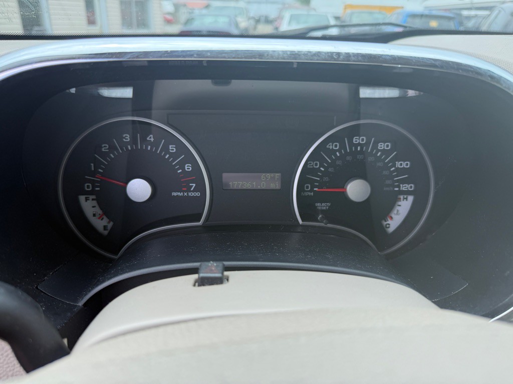 2007 Ford Explorer Image 11