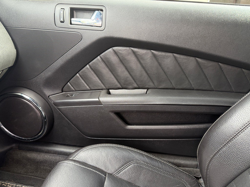 2012 Ford Mustang Image 20