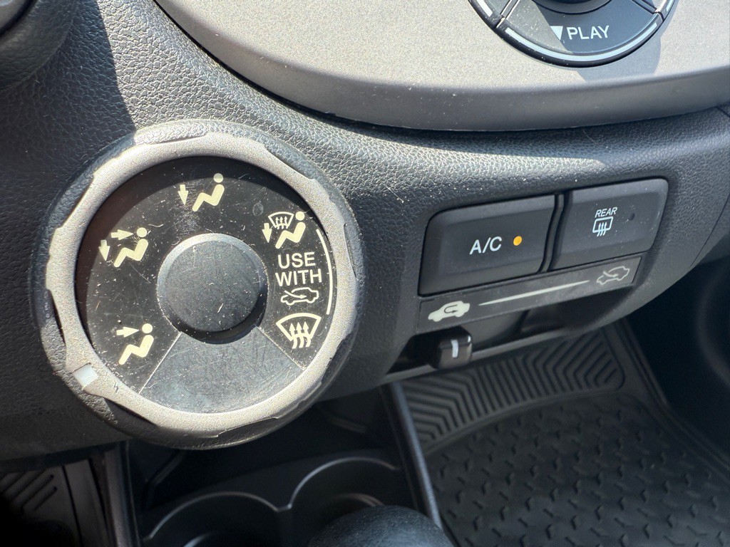 2010 Honda Fit Image 14