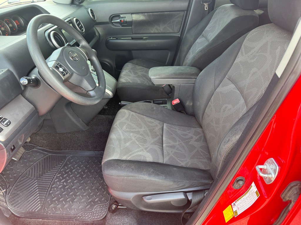 2014 Scion xB Image 8