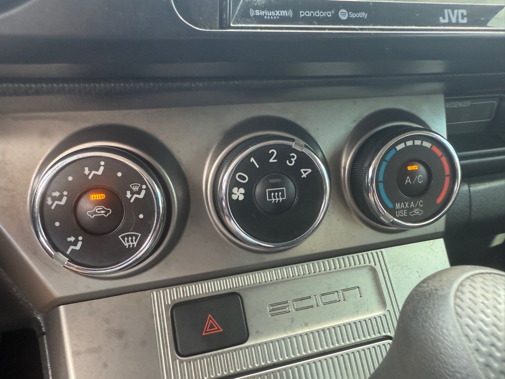2014 Scion xB Image 14
