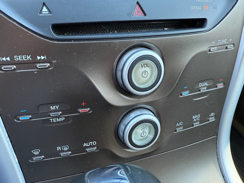 2011 Ford Edge Image 17