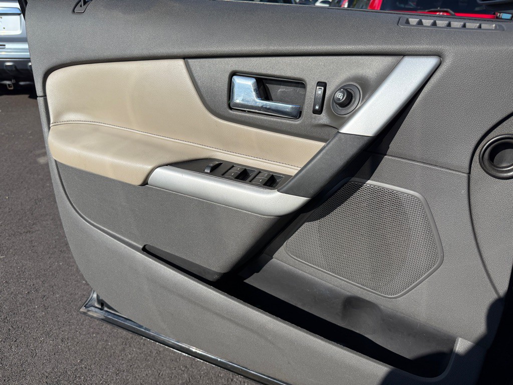 2011 Ford Edge Image 22