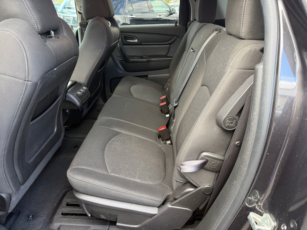 2016 GMC Acadia Image 9