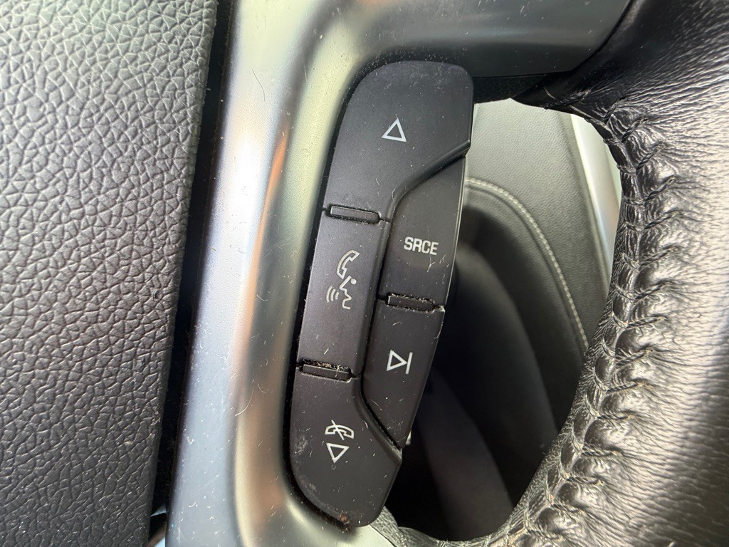 2016 GMC Acadia Image 18