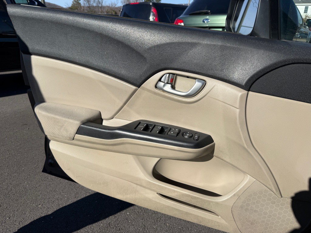 2012 Honda Civic Image 18