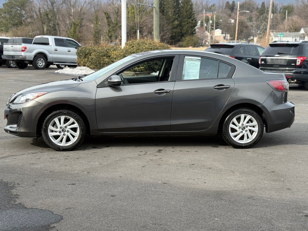 2013 Mazda Mazda3 Image 2