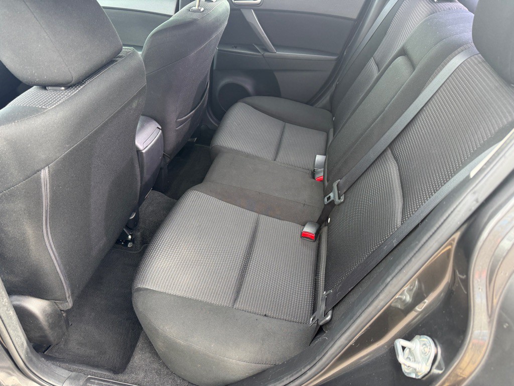 2013 Mazda Mazda3 Image 9