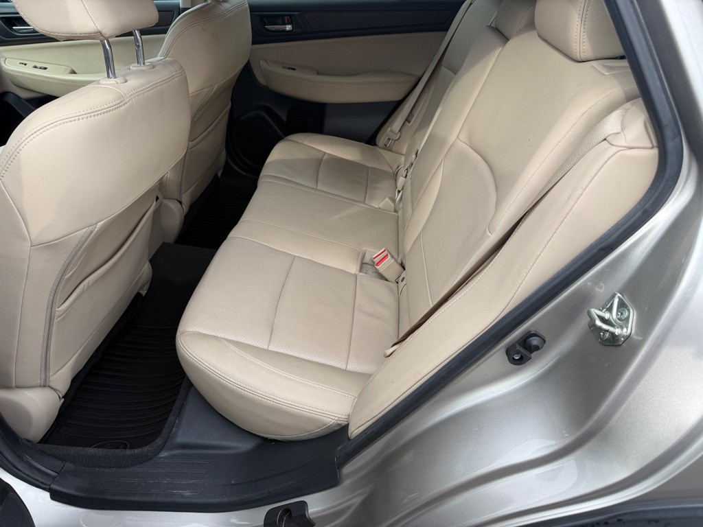 2015 Subaru Outback Image 9