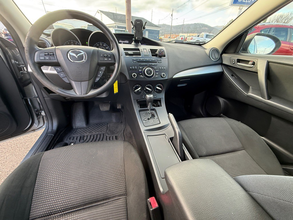 2013 Mazda Mazda3 Image 10