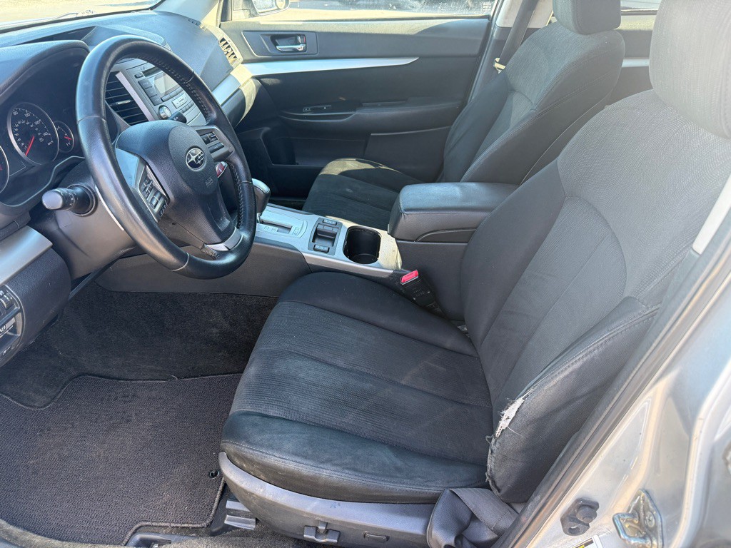 2013 Subaru Outback Image 8