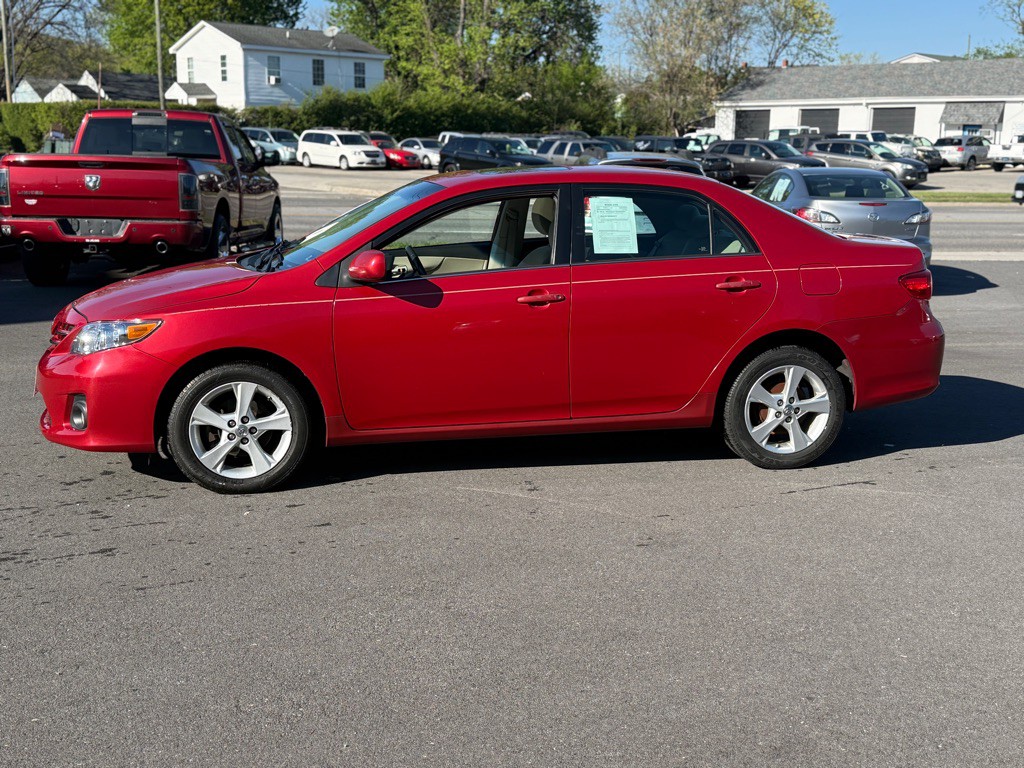 2013 Toyota Corolla Image 2