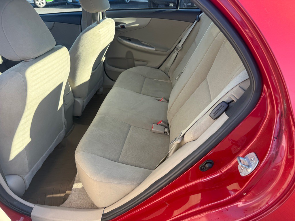 2013 Toyota Corolla Image 9