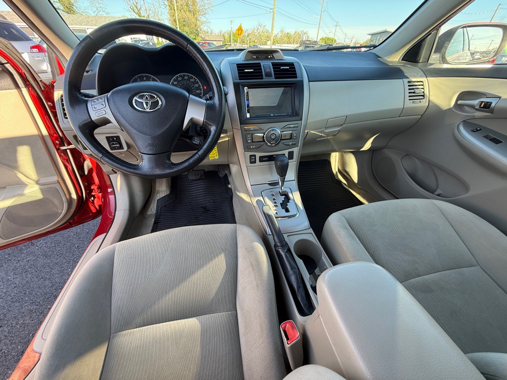 2013 Toyota Corolla Image 10