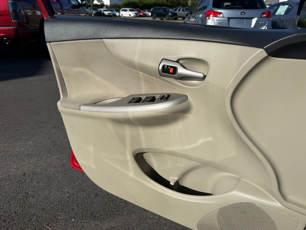 2013 Toyota Corolla Image 19