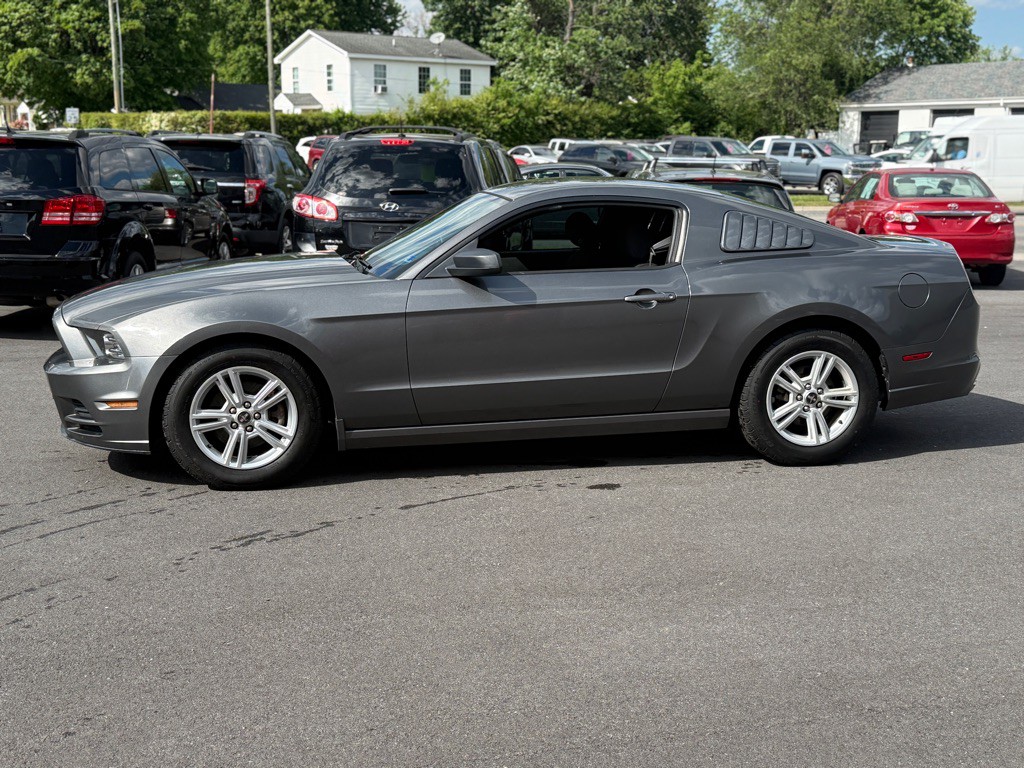 2013 Ford Mustang Image 2