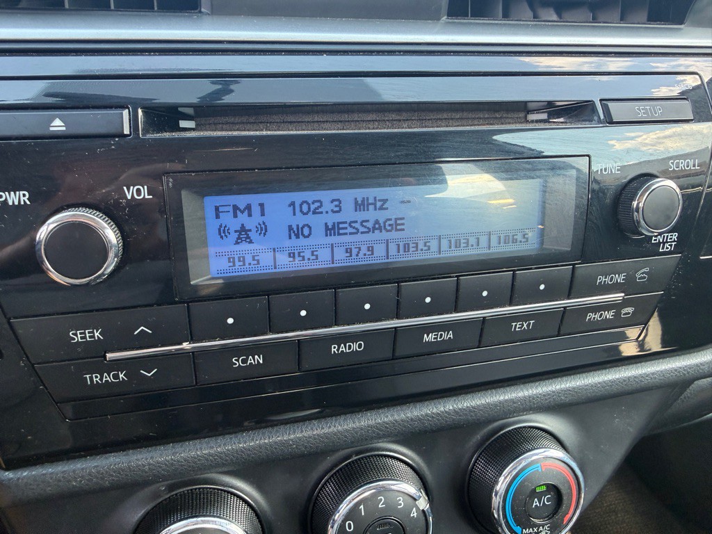 2014 Toyota Corolla Image 13