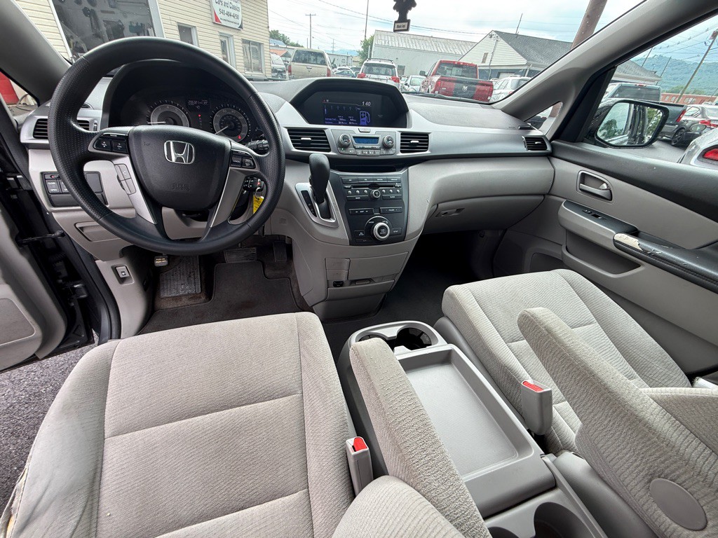2012 Honda Odyssey Image 12