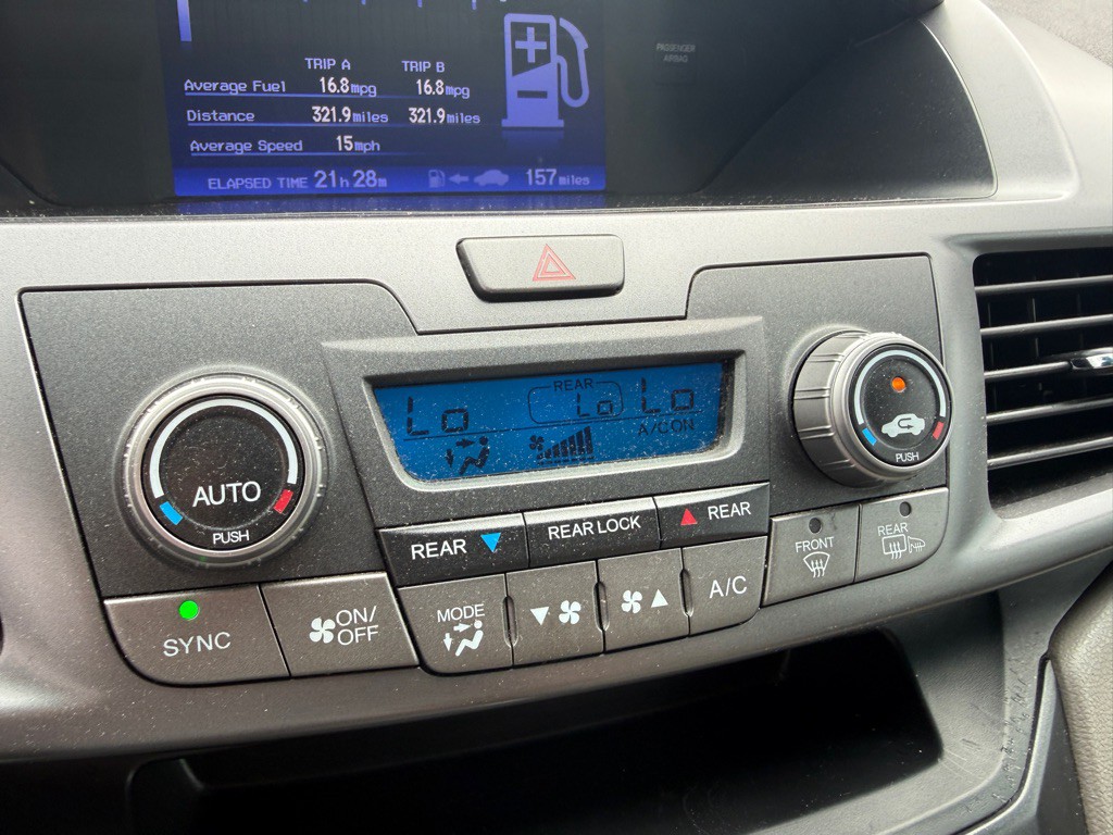 2012 Honda Odyssey Image 16