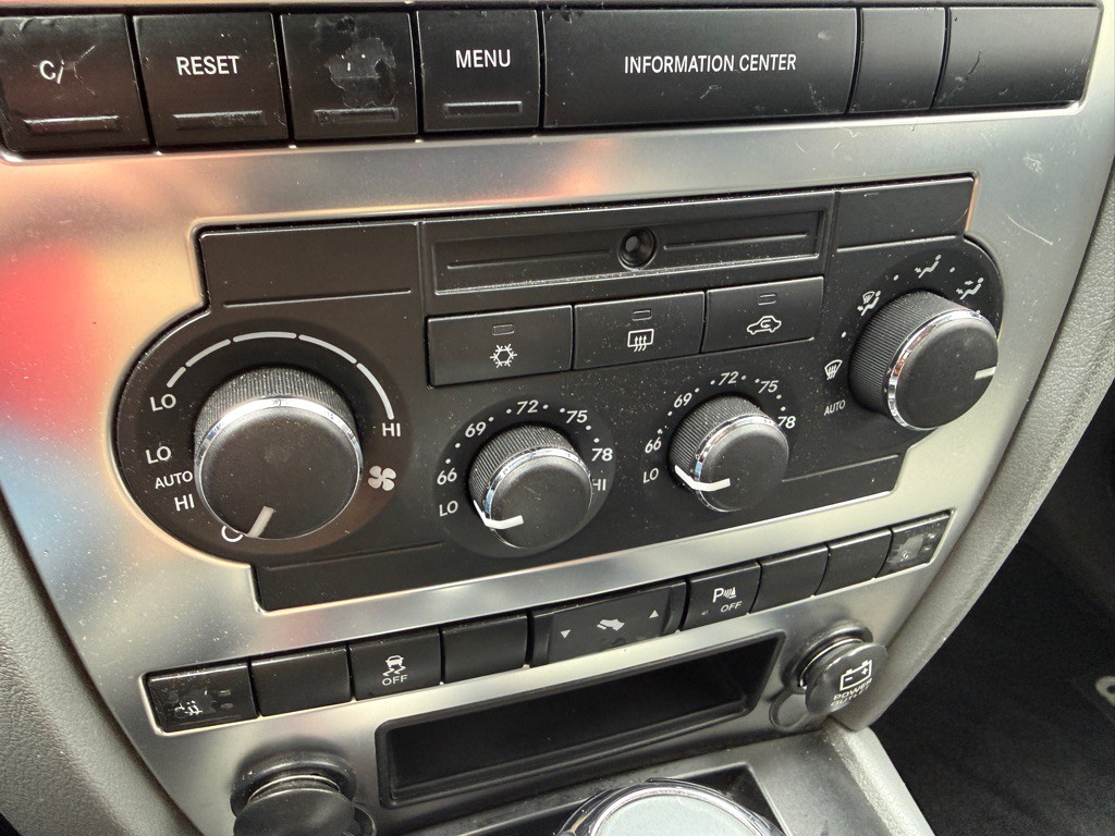 2007 Jeep Grand Cherokee Image 19