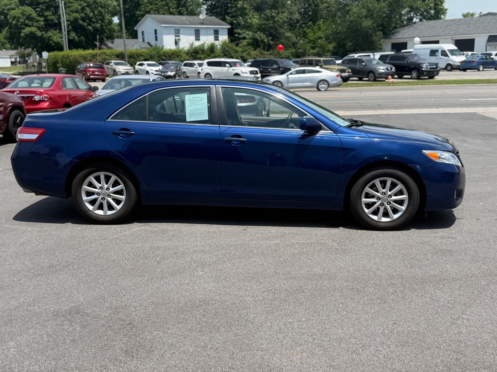 2011 Toyota Camry Image 4