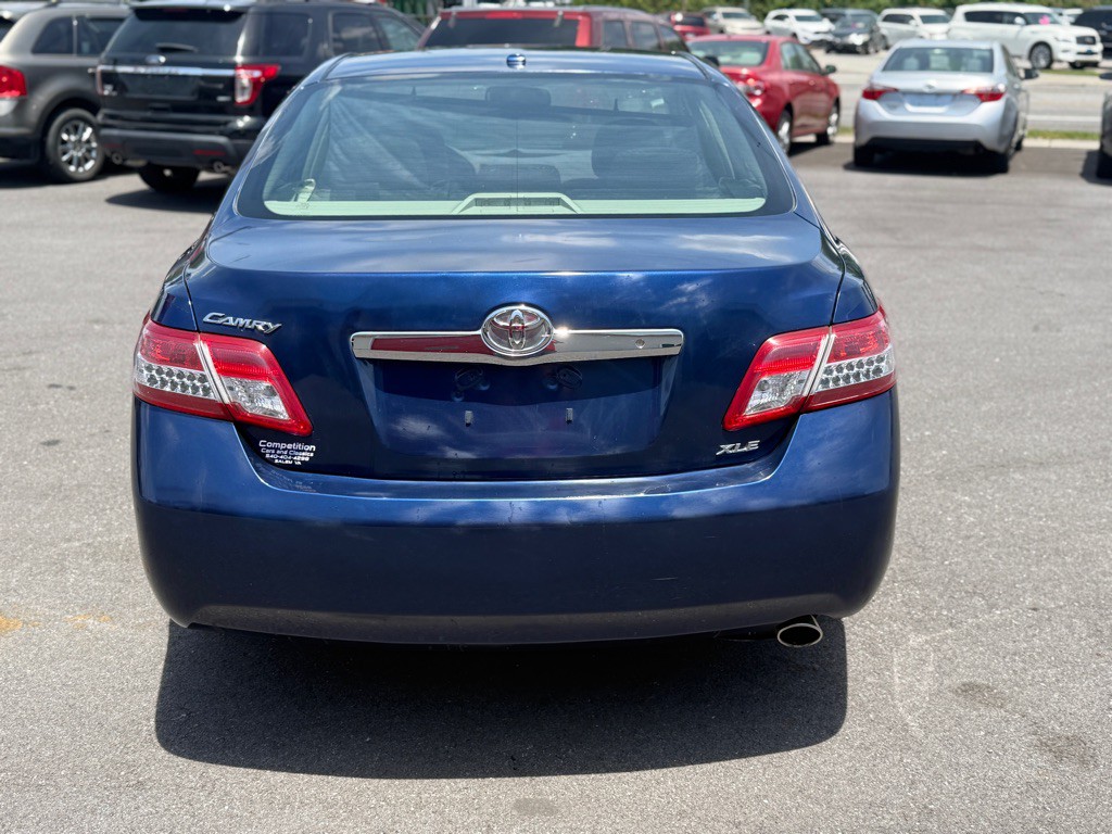 2011 Toyota Camry Image 6
