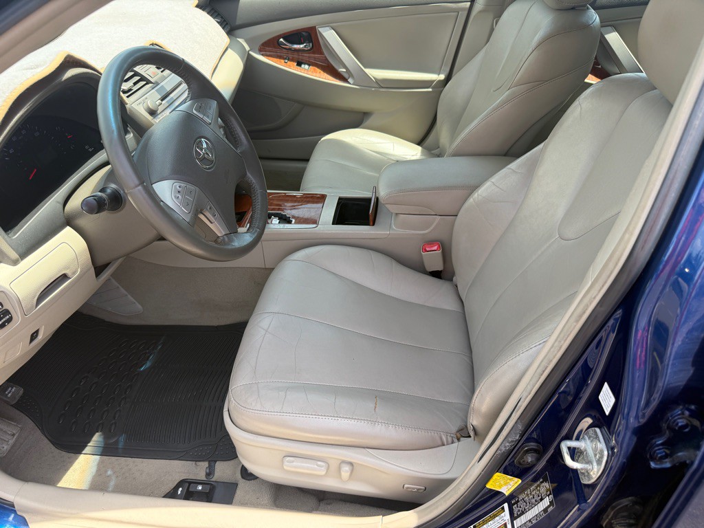 2011 Toyota Camry Image 8