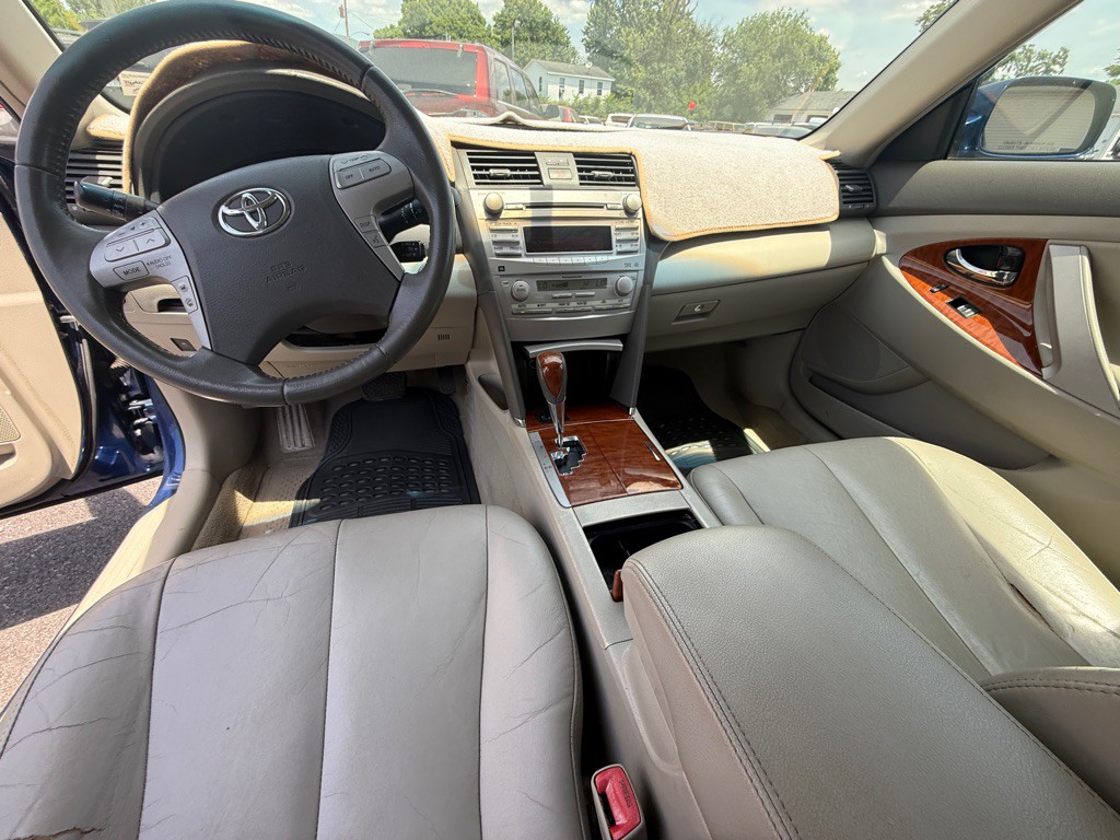 2011 Toyota Camry Image 10