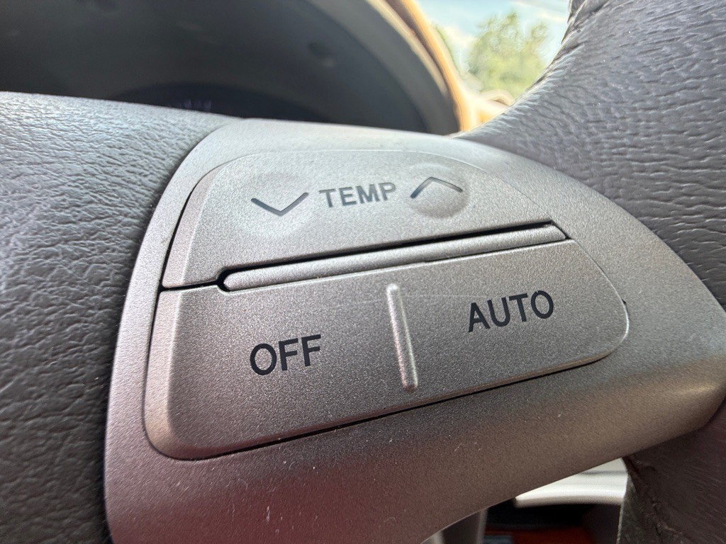 2011 Toyota Camry Image 17