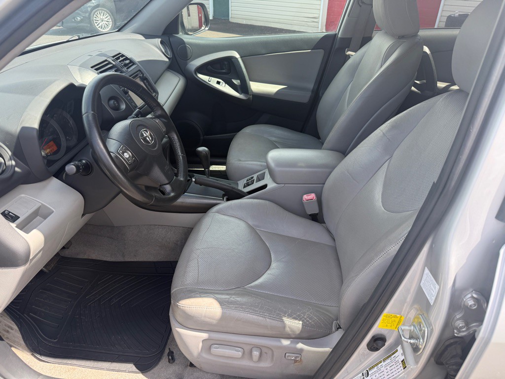2012 Toyota Rav4 Image 8