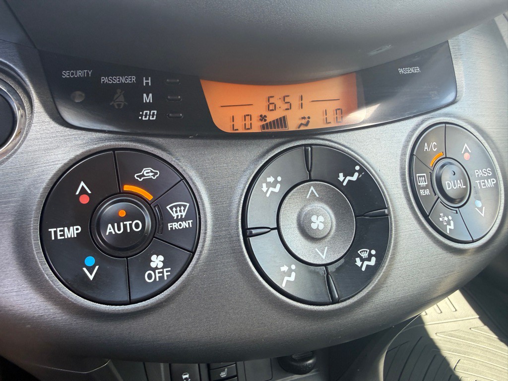 2012 Toyota Rav4 Image 16