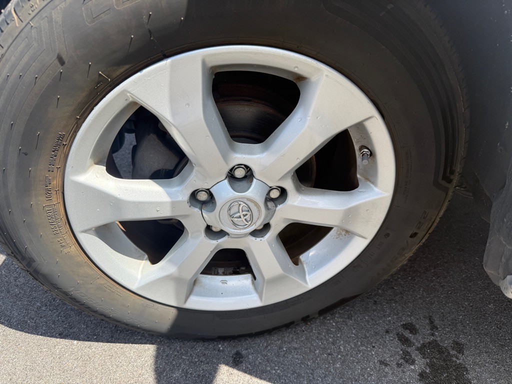 2012 Toyota Rav4 Image 24