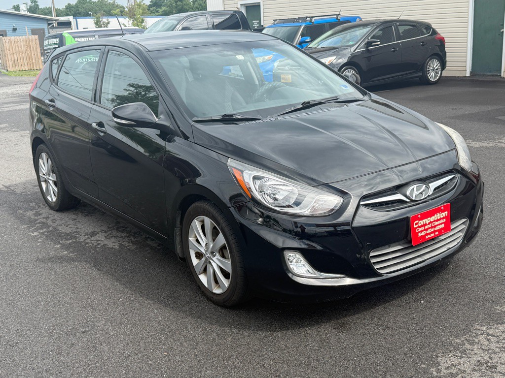 2013 Hyundai Accent Image 3