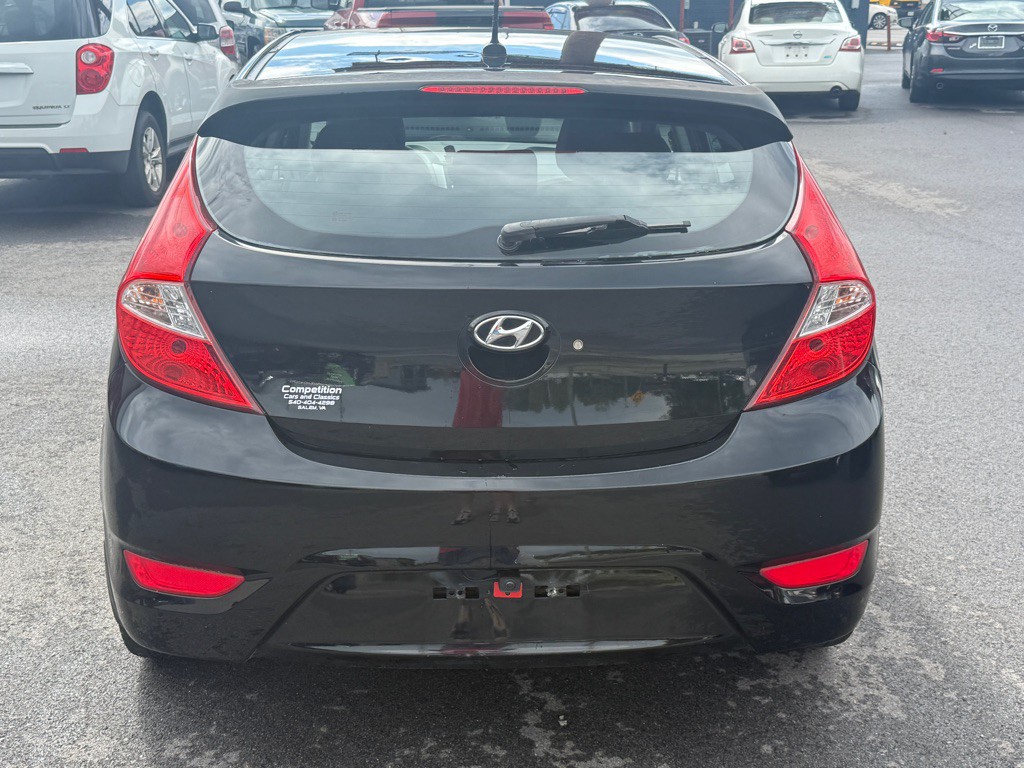 2013 Hyundai Accent Image 6