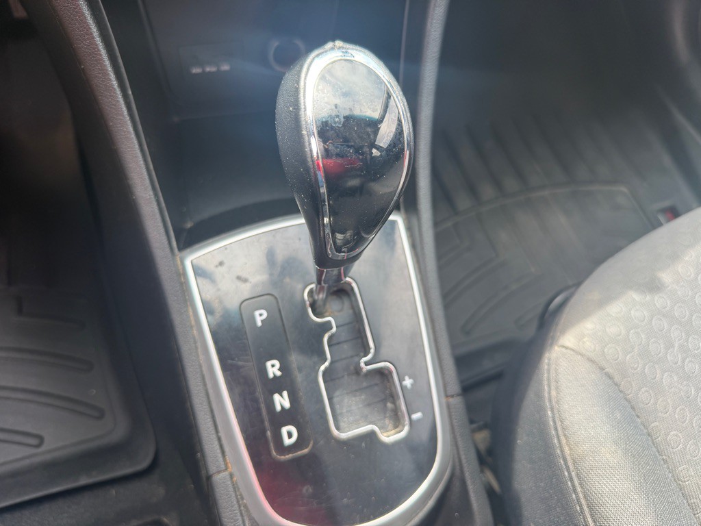 2013 Hyundai Accent Image 16