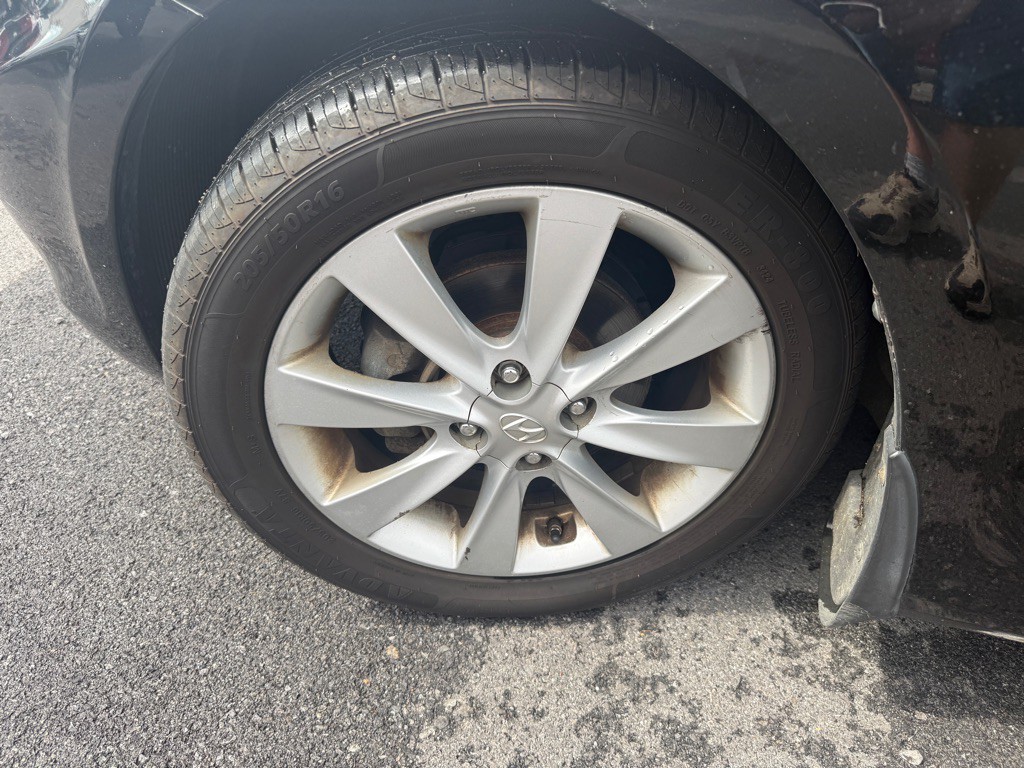 2013 Hyundai Accent Image 22